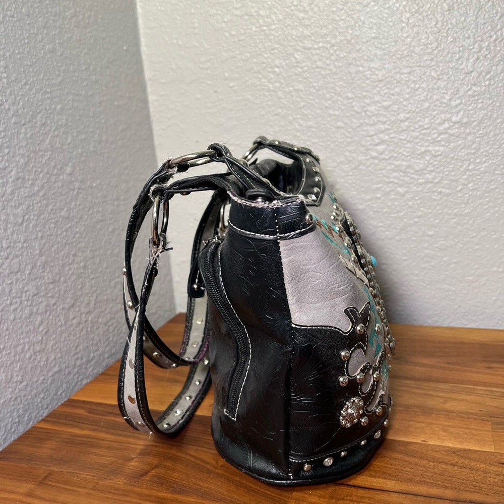 Elegant Black and Gray Embroidered Women's Shoulder Bag - Picture 4 of 12